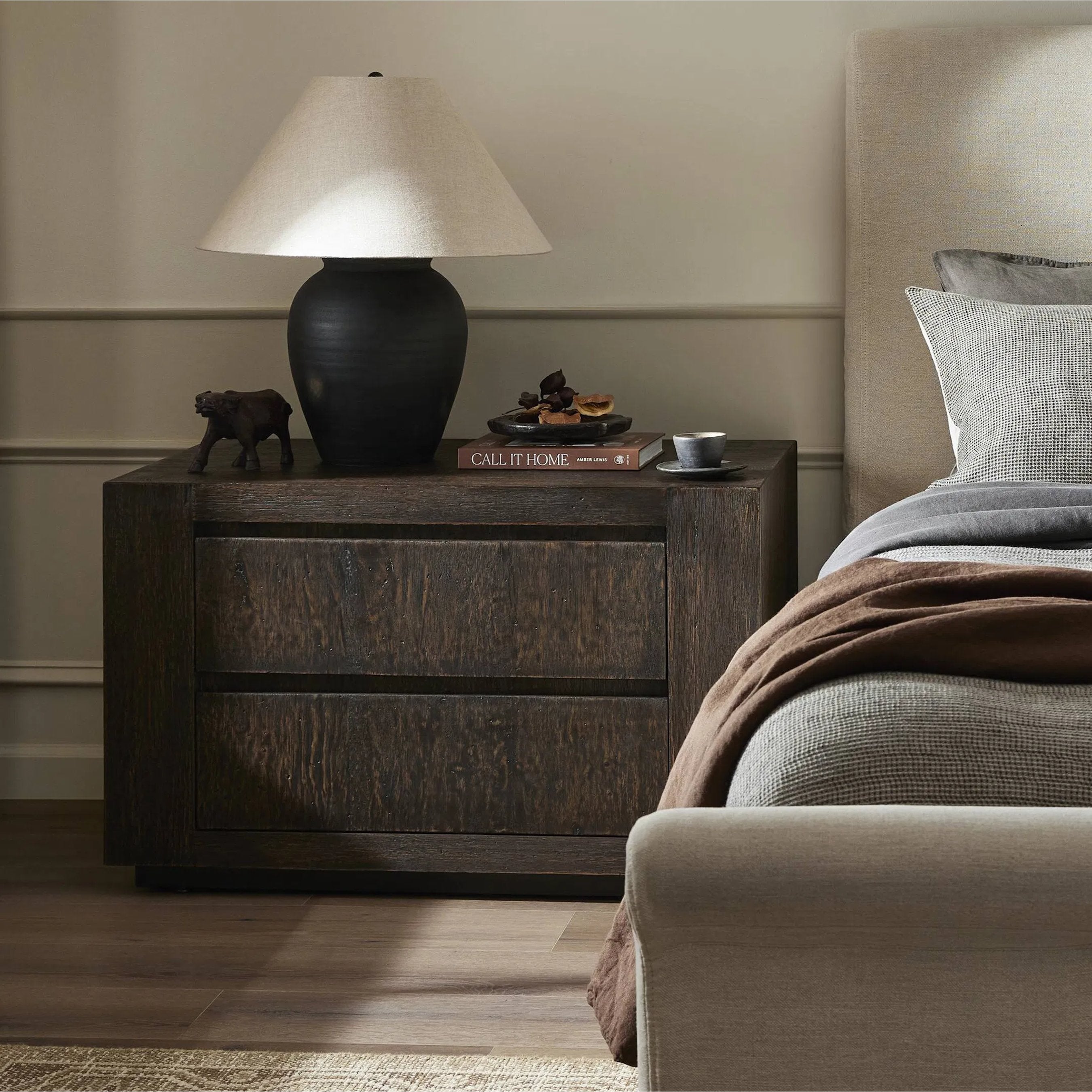 Abaso Nightstand